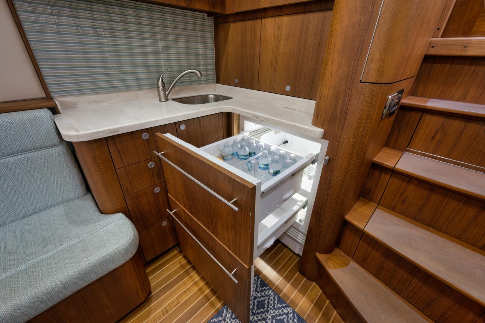 2019 Winter Custom Yachts 46 Walkaround — photo 11