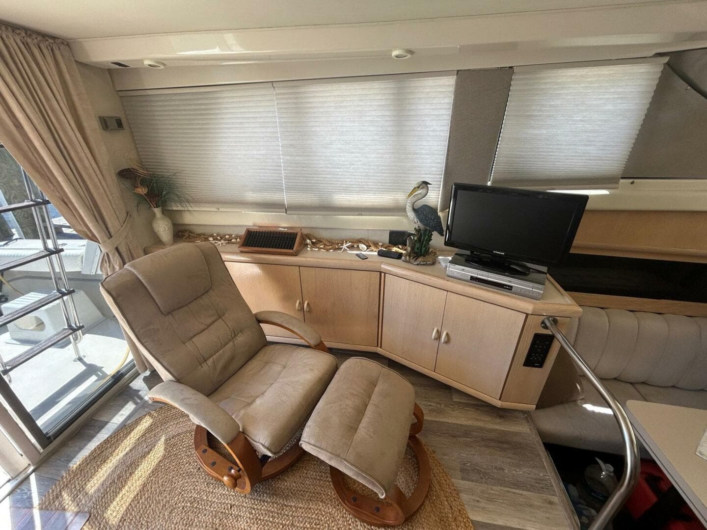 1990 Silverton 34 Convertible — photo 22