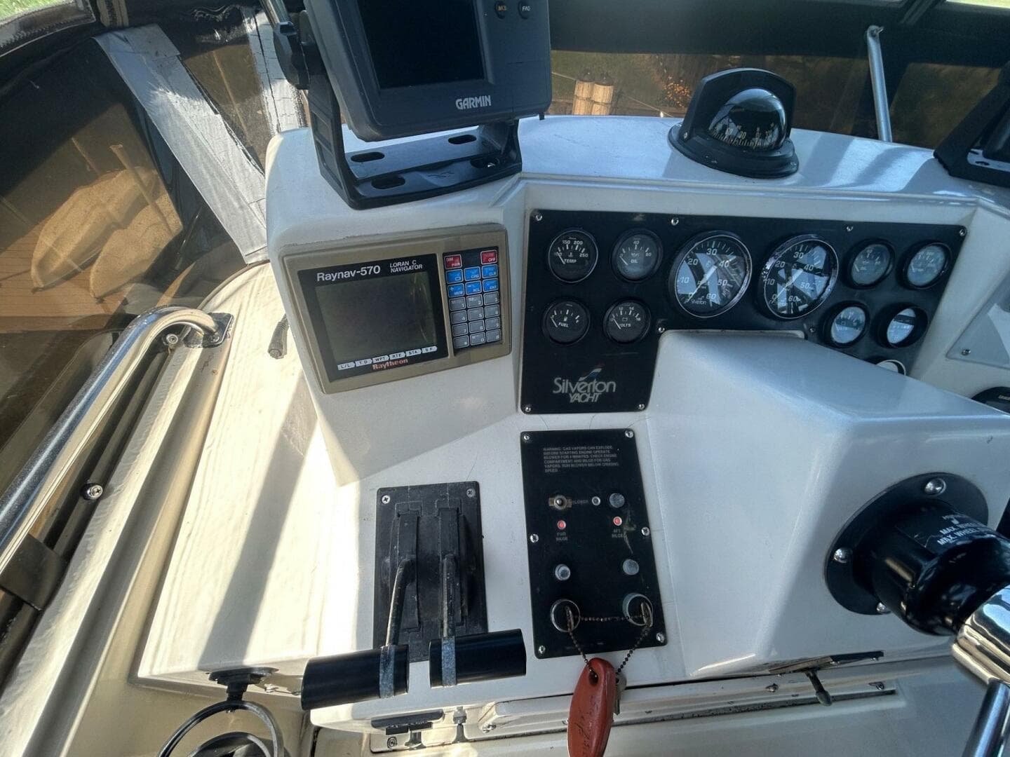 1990 Silverton 34 Convertible — photo 14