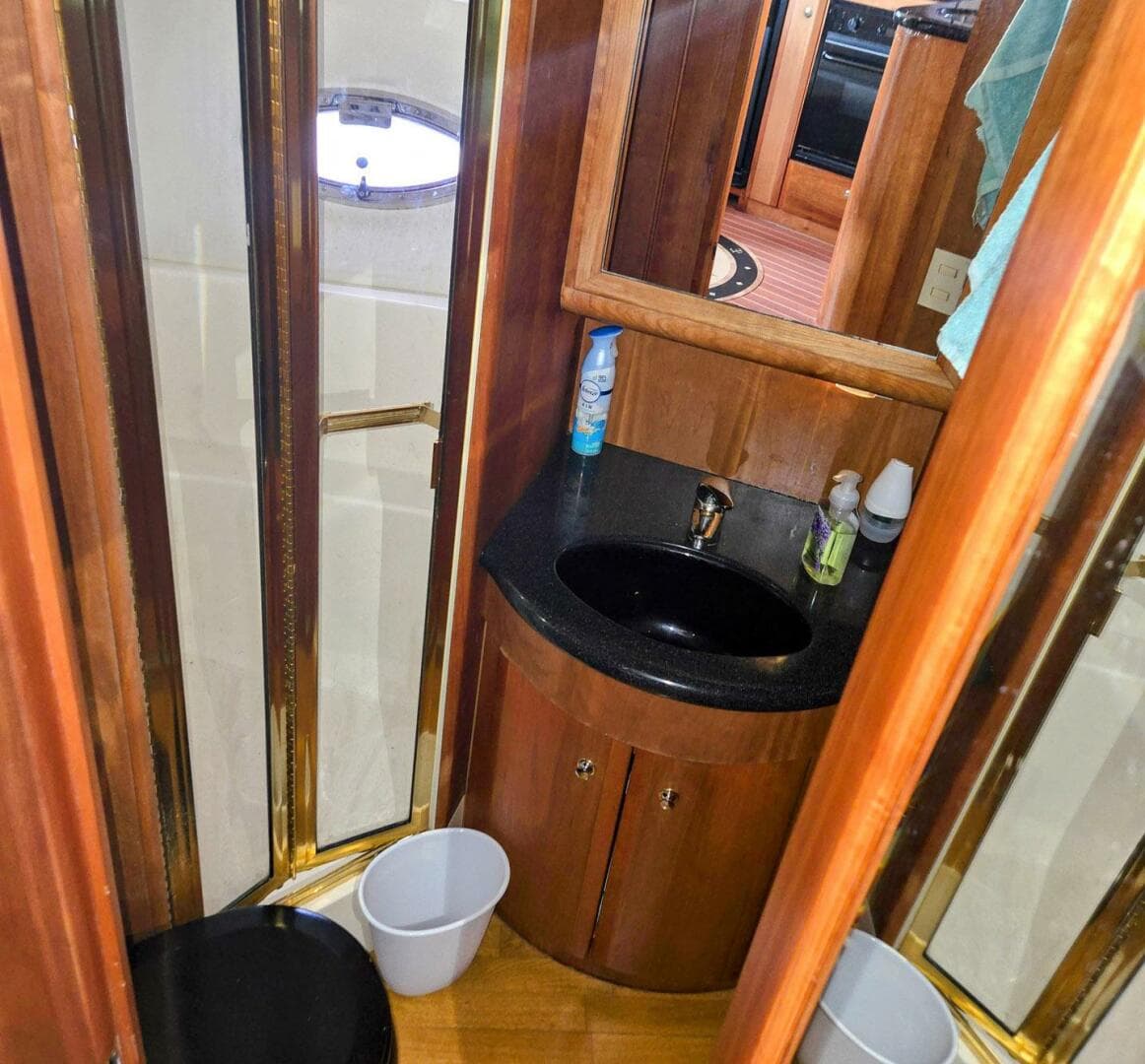 2003 Silverton 392 Aft Cabin — photo 13