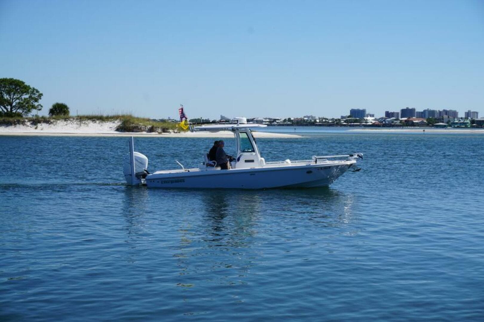 2022 Everglades 253 Center Console — photo 28