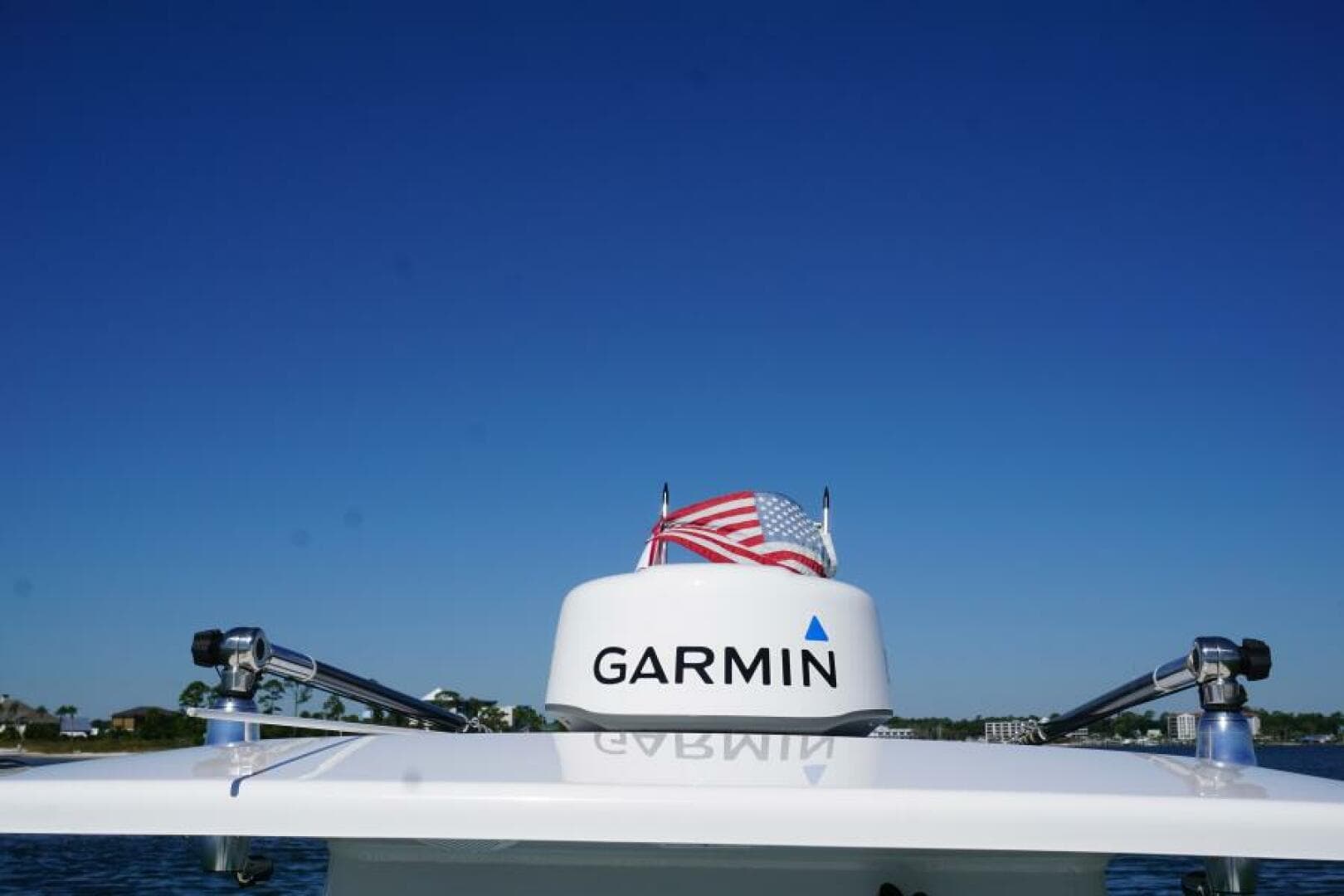 2022 Everglades 253 Center Console — photo 18