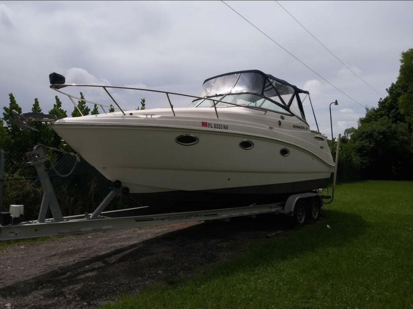 2009 Rinker 280 Express Cruiser — photo 2