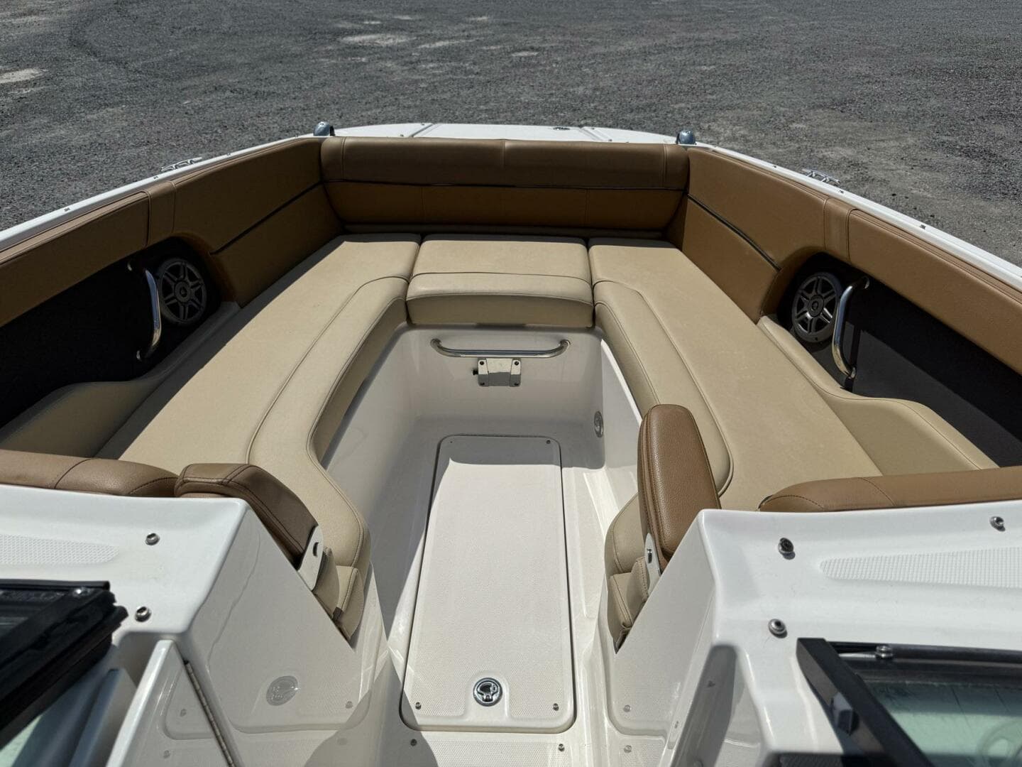 2014 Sea Ray 240 Sun Deck Outboard — photo 2