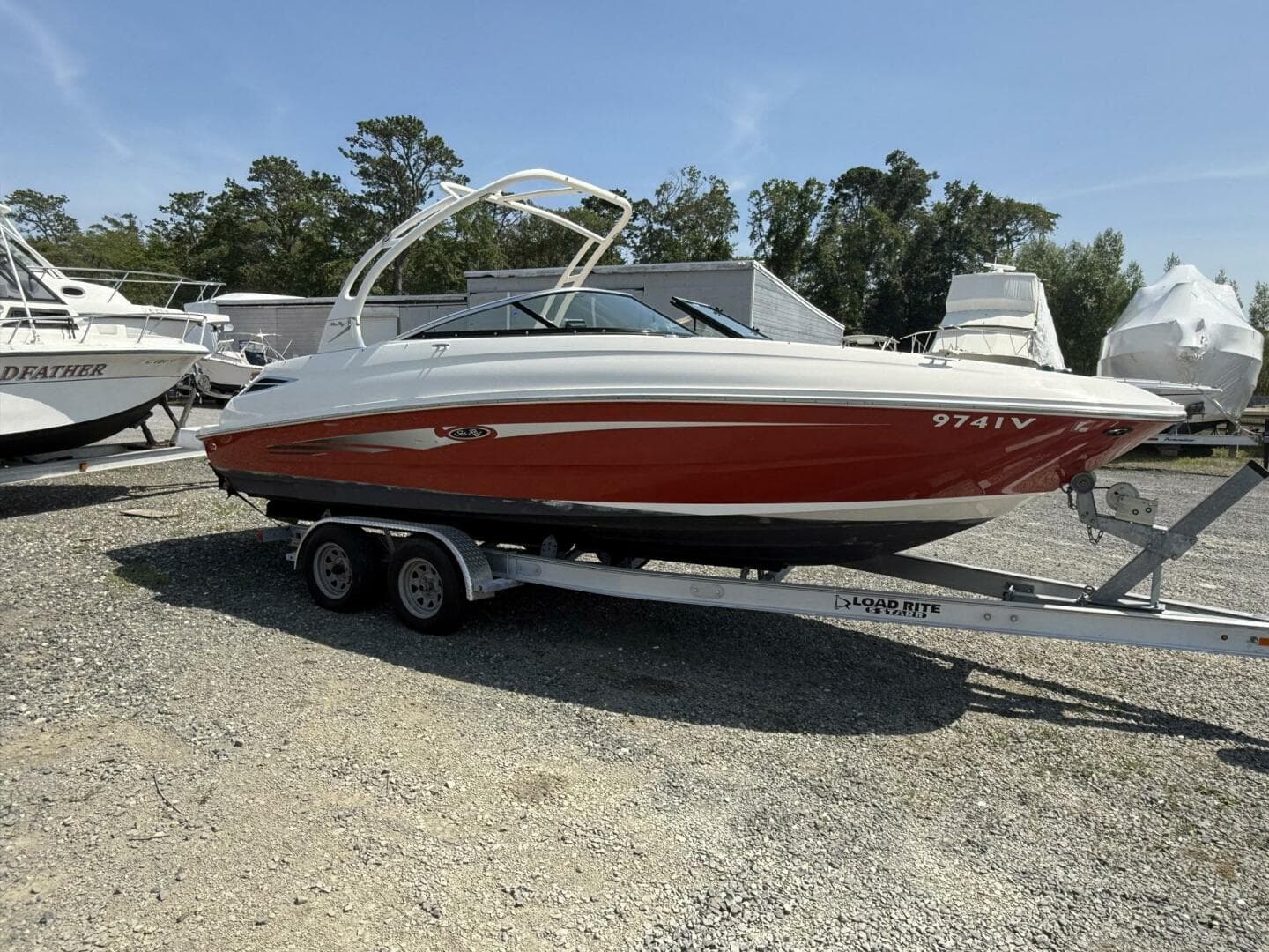 2014 Sea Ray 240 Sun Deck Outboard