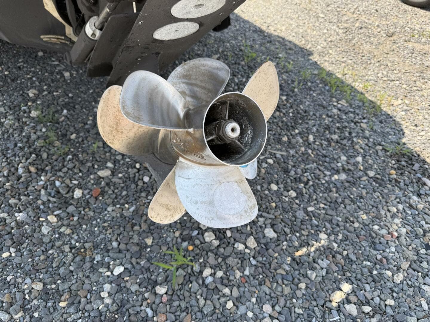 2014 Sea Ray 240 Sun Deck Outboard — photo 16