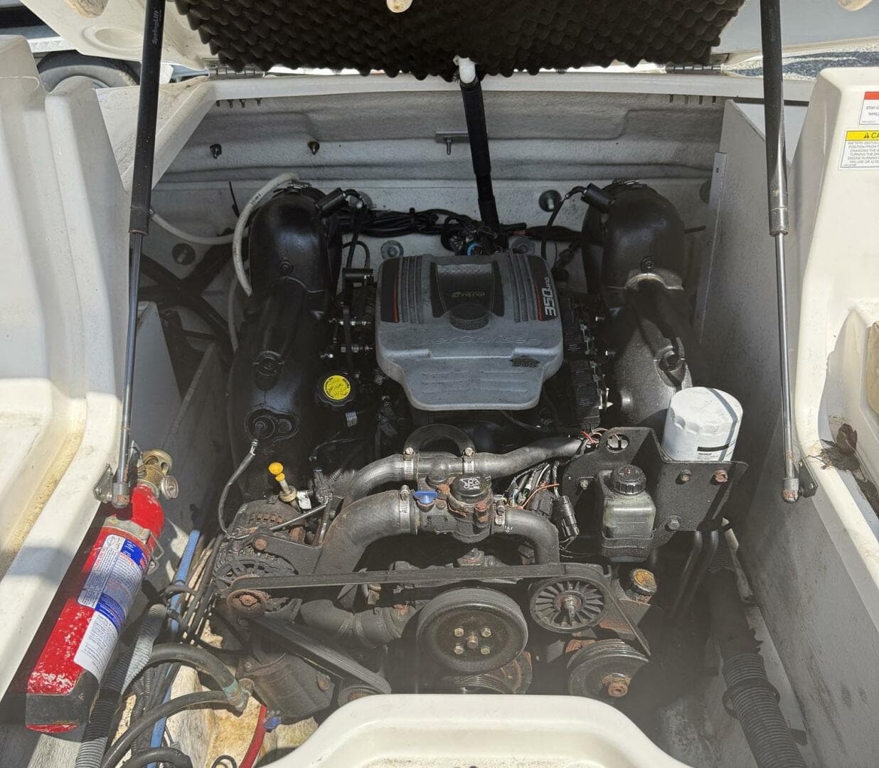 2014 Sea Ray 240 Sun Deck Outboard — photo 11