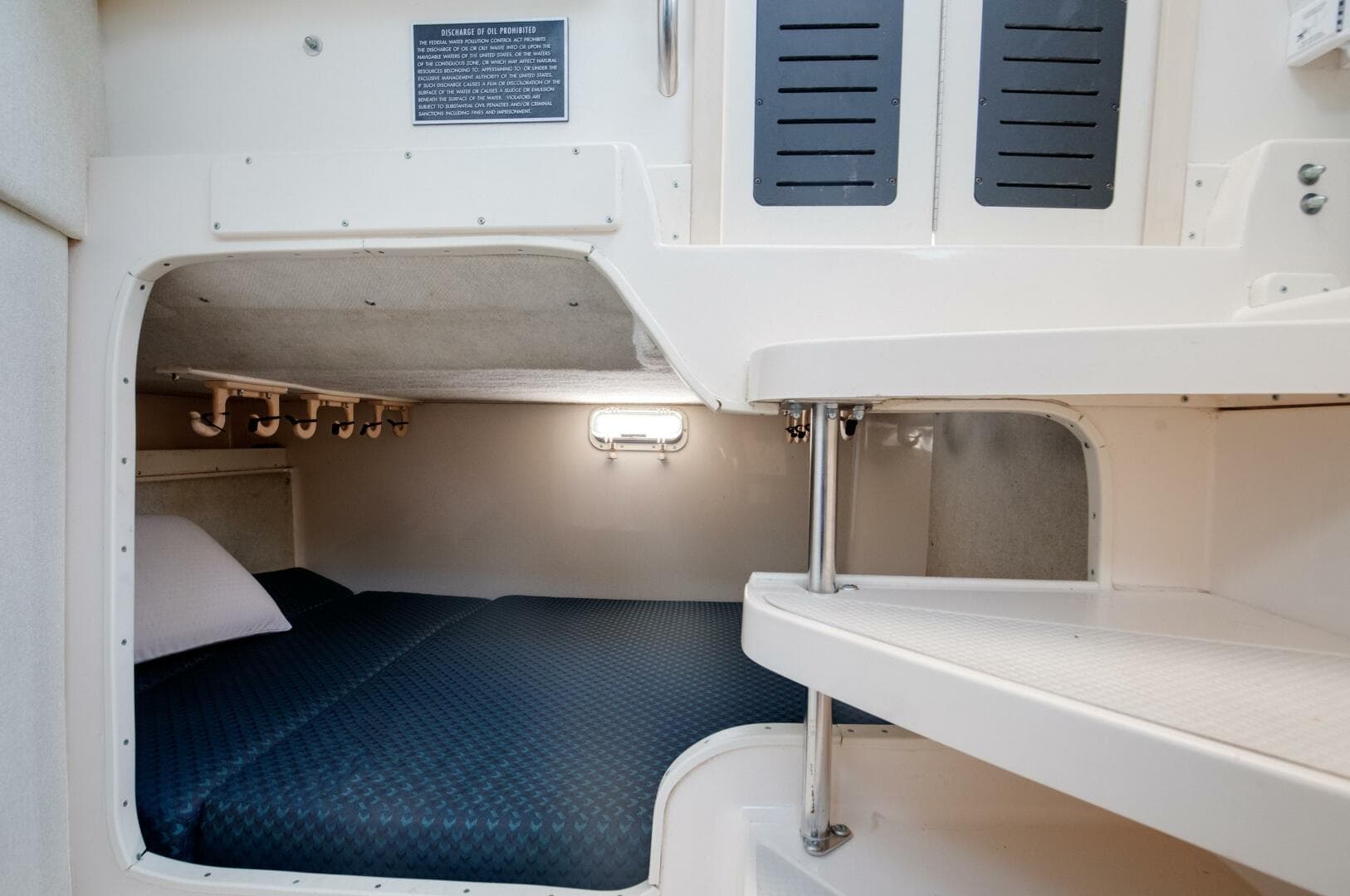 1997 Grady-White Marlin 300 — photo 11