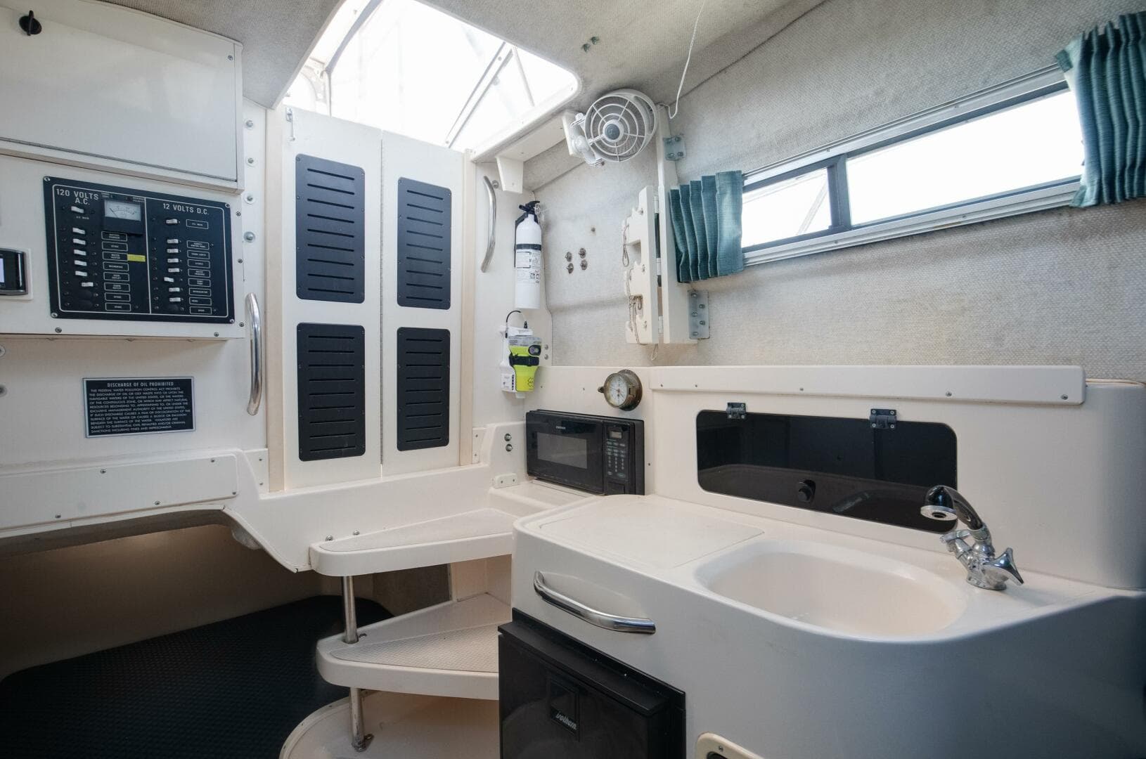 1997 Grady-White Marlin 300 — photo 8