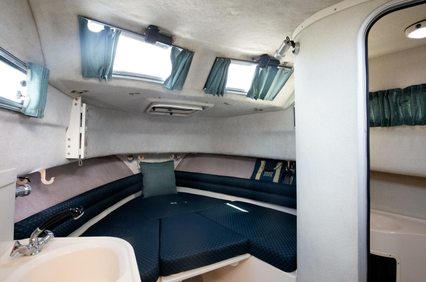 1997 Grady-White Marlin 300 — photo 10