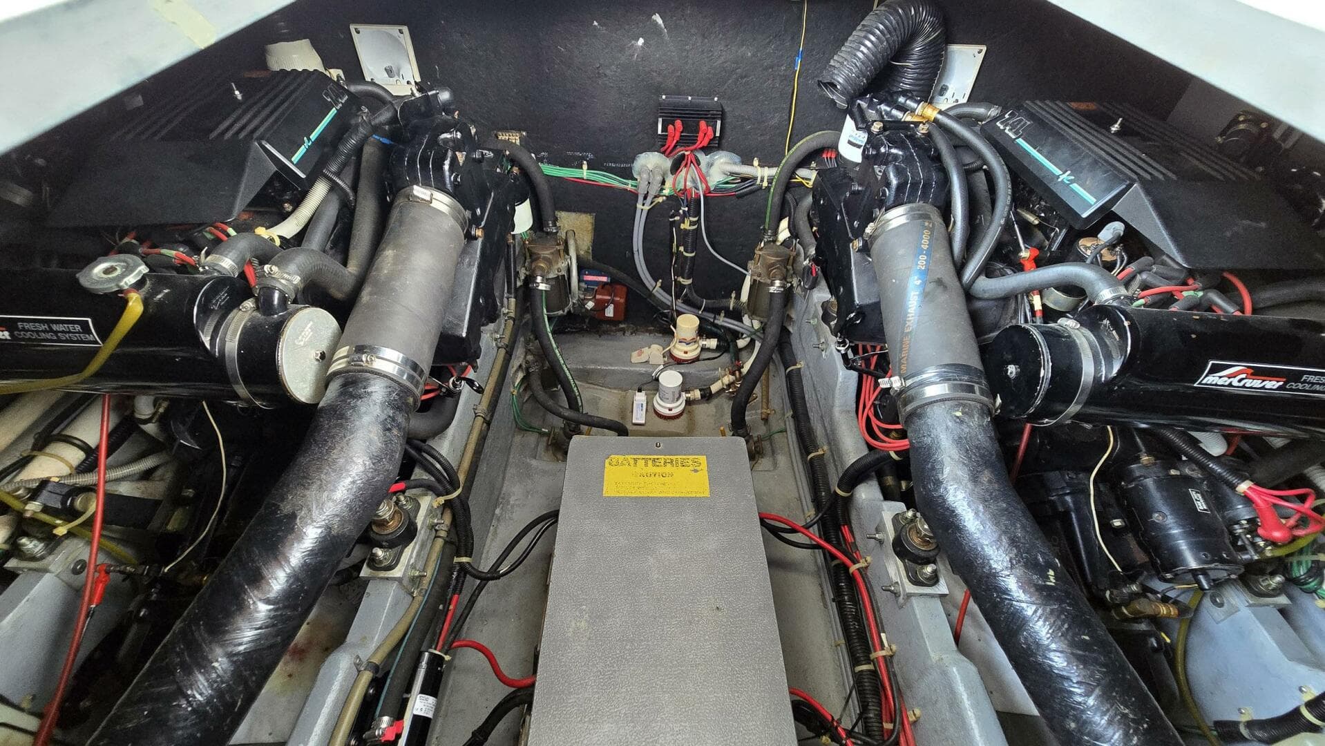 1988 Sea Ray 390 Express Cruiser — photo 16