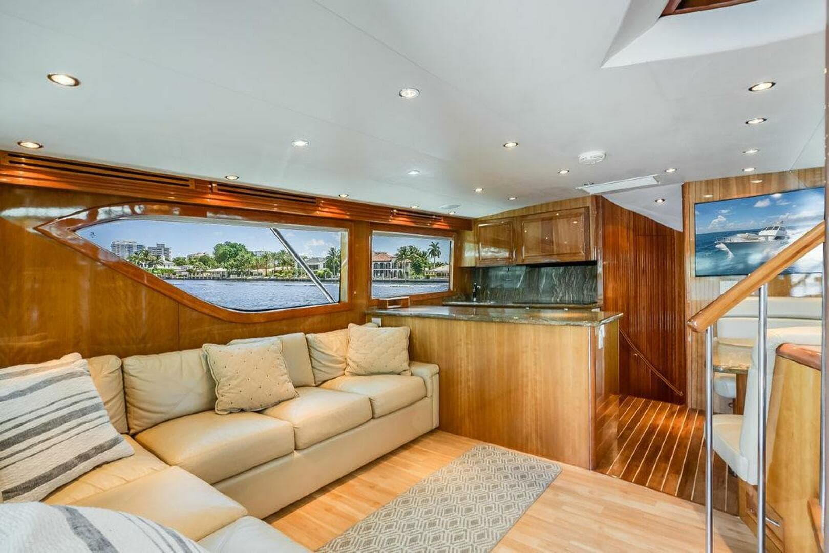 2005 Hatteras Enclosed Bridge — photo 12