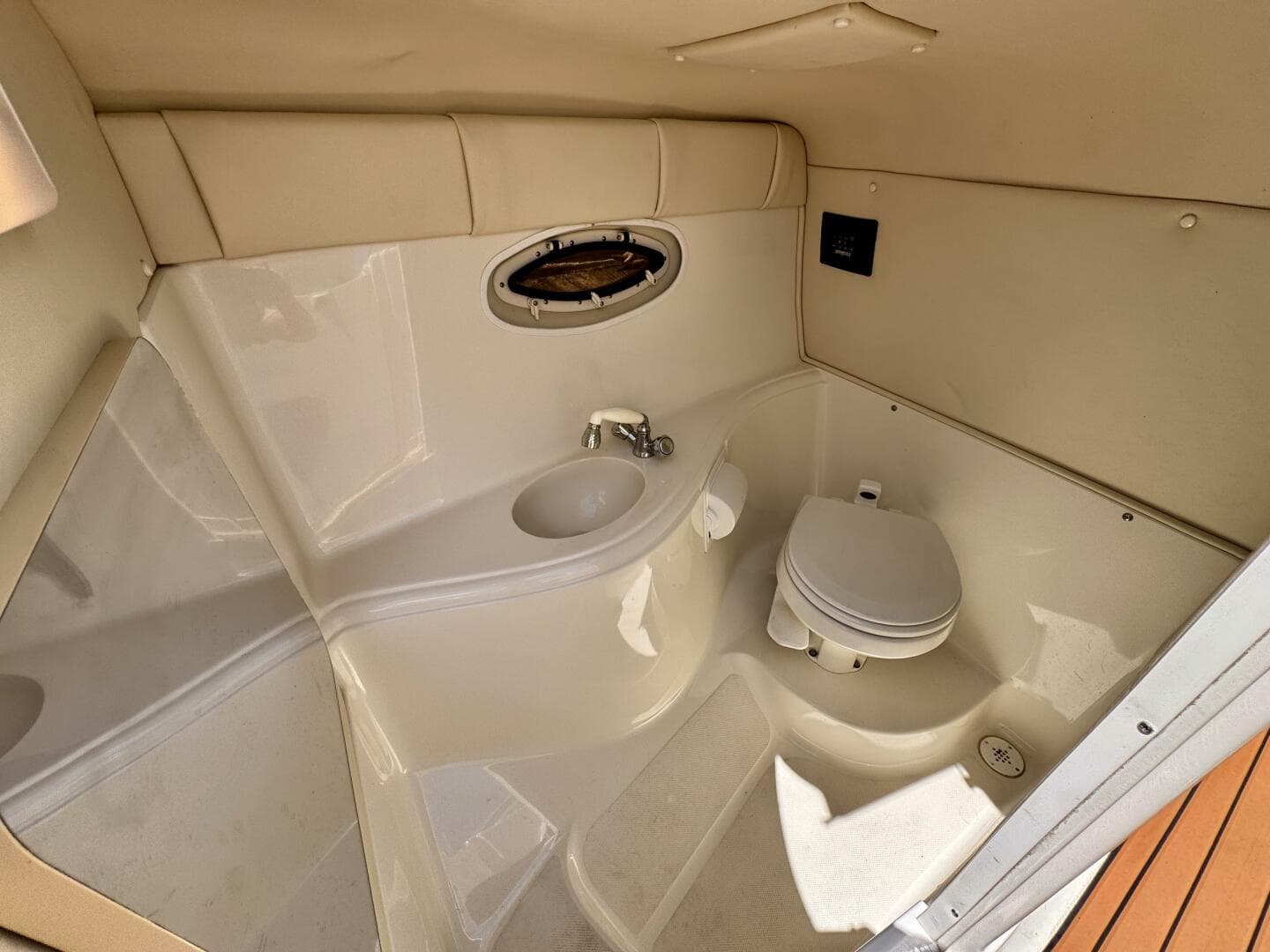 2005 Monterey 298 Super Sport — photo 23