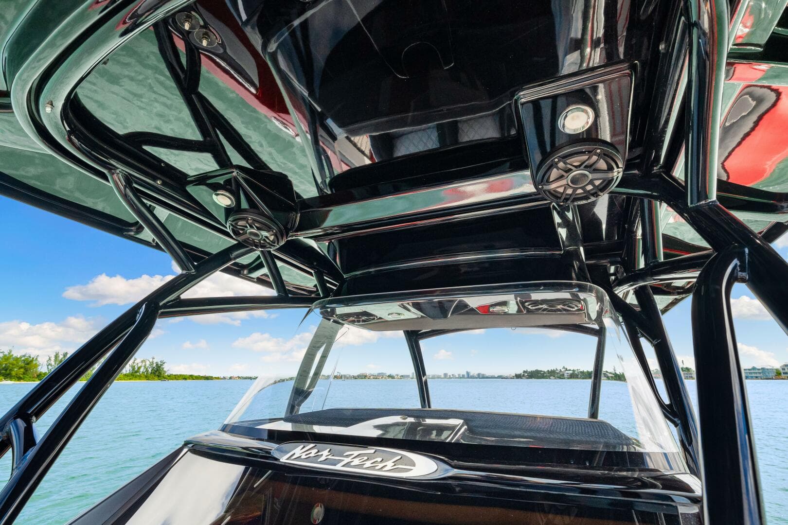 2022 Nor-Tech 390 SS — photo 11