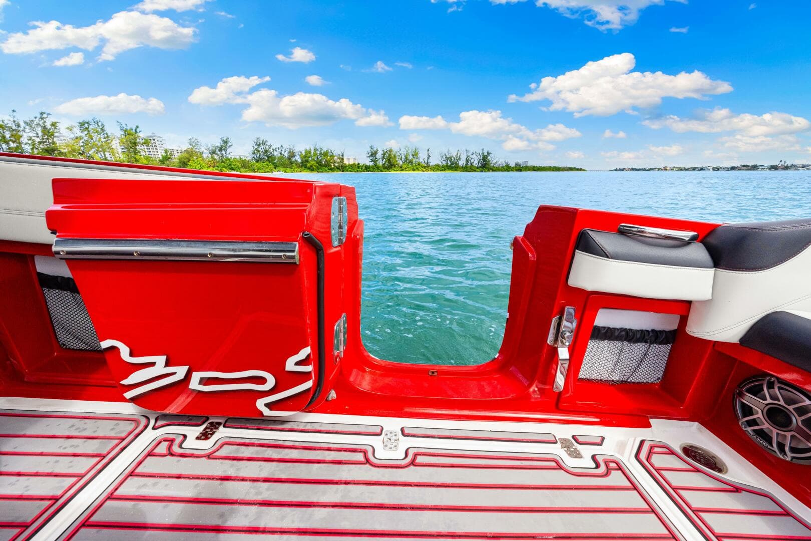 2022 Nor-Tech 390 SS — photo 28