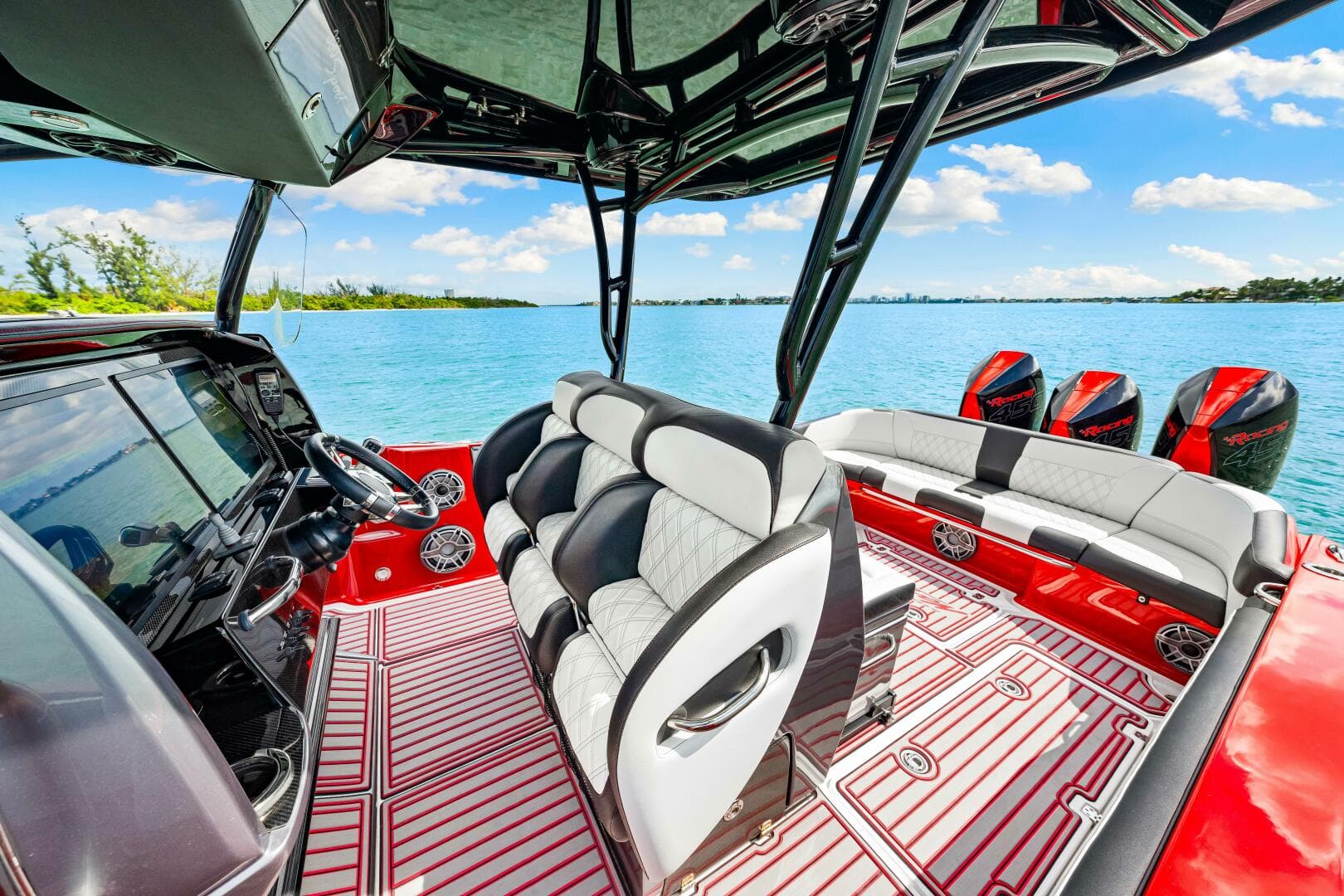 2022 Nor-Tech 390 SS — photo 17