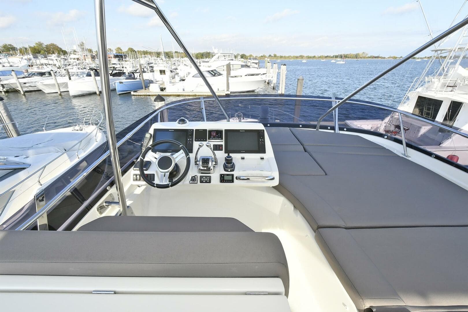 2018 Prestige 560 Fly — photo 11