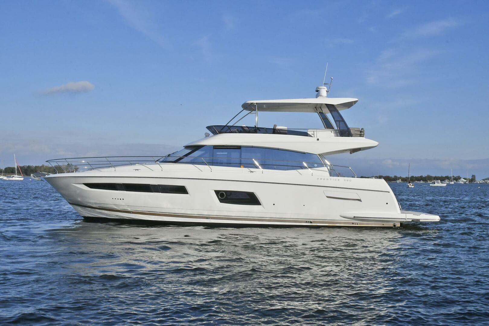 2018 Prestige 560 Fly — photo 2