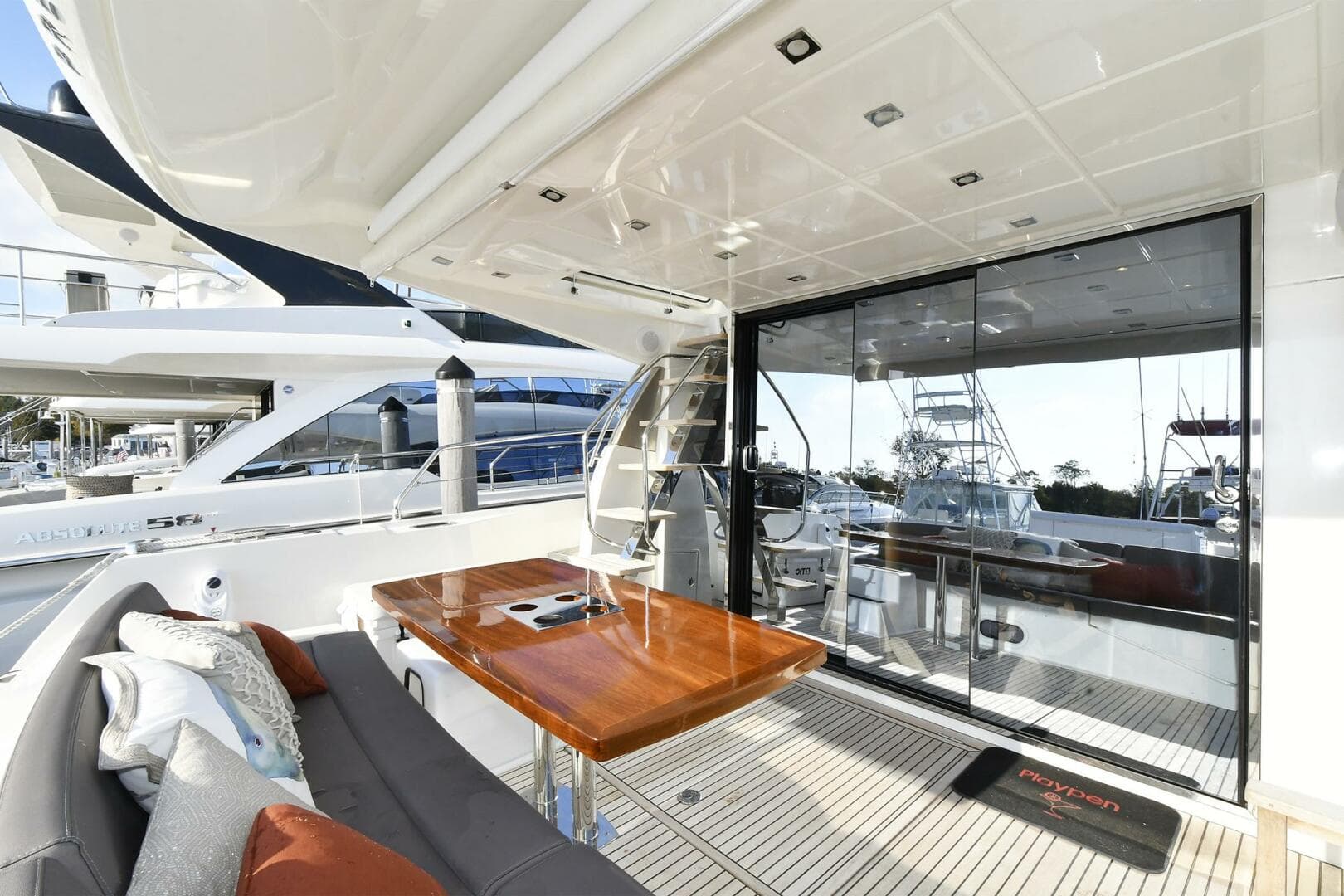 2018 Prestige 560 Fly — photo 5