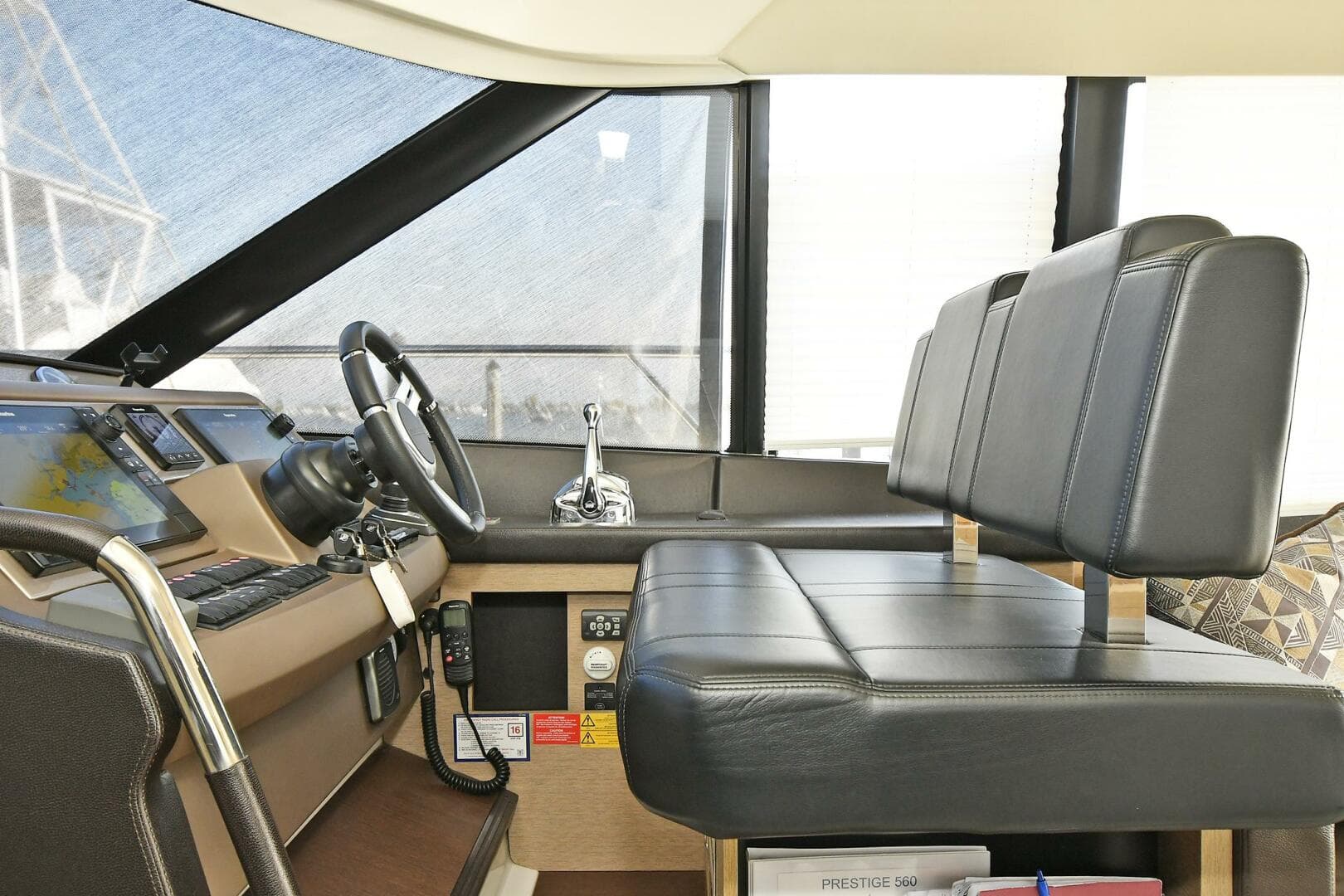 2018 Prestige 560 Fly — photo 41