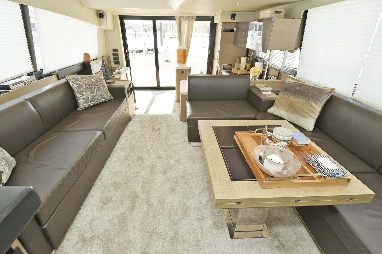 2018 Prestige 560 Fly — photo 29