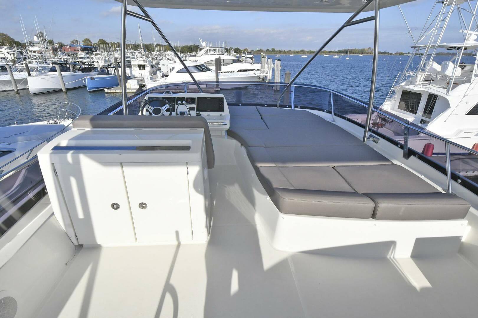 2018 Prestige 560 Fly — photo 9