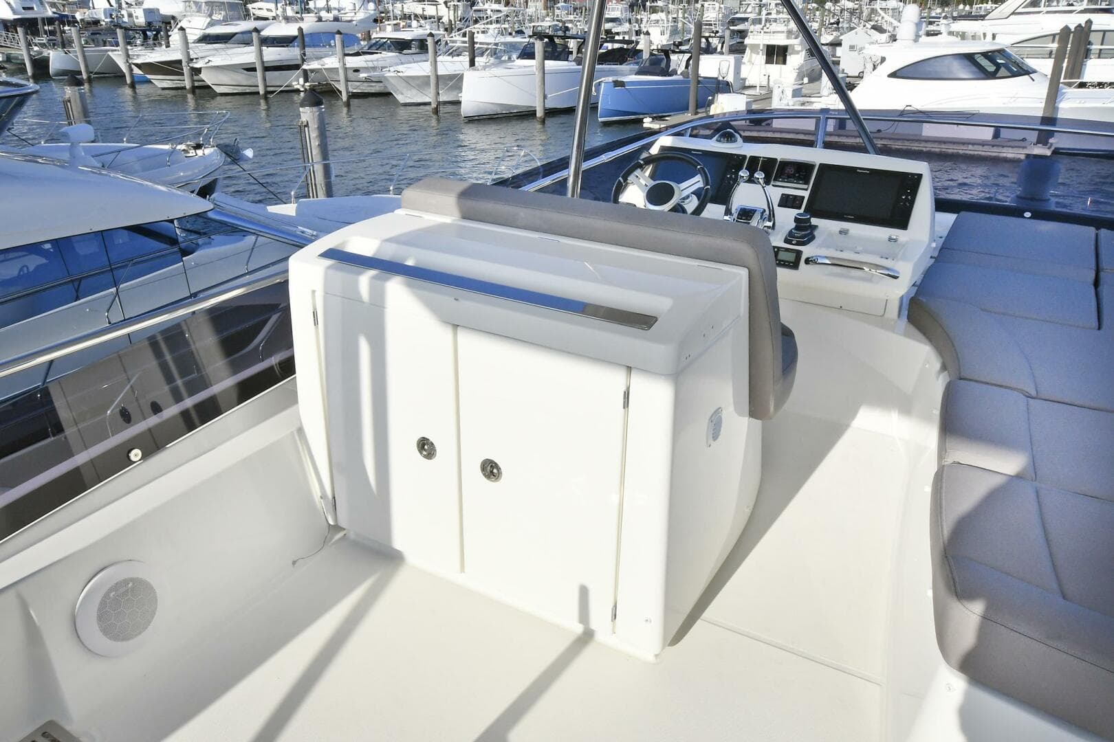 2018 Prestige 560 Fly — photo 10