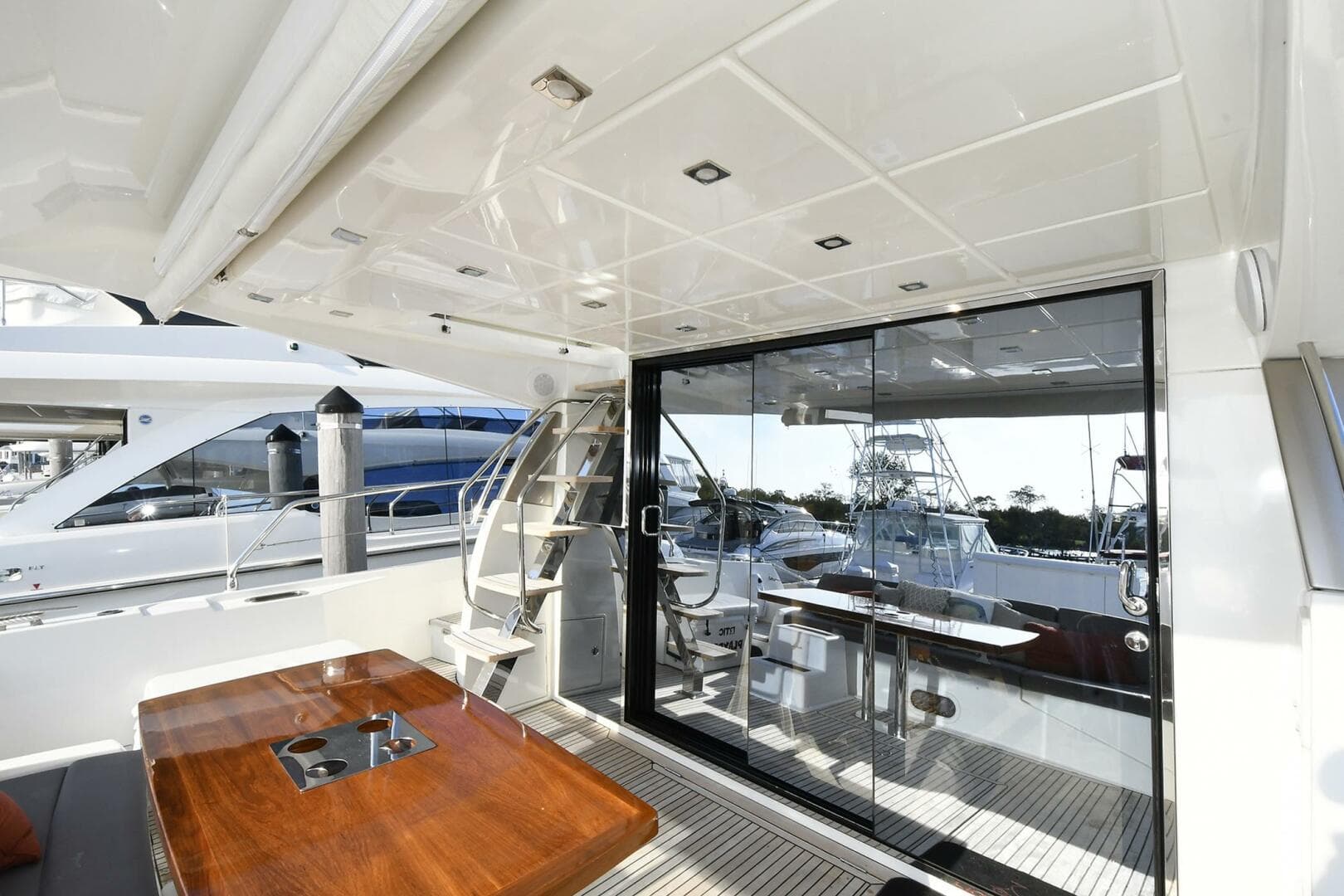 2018 Prestige 560 Fly — photo 4