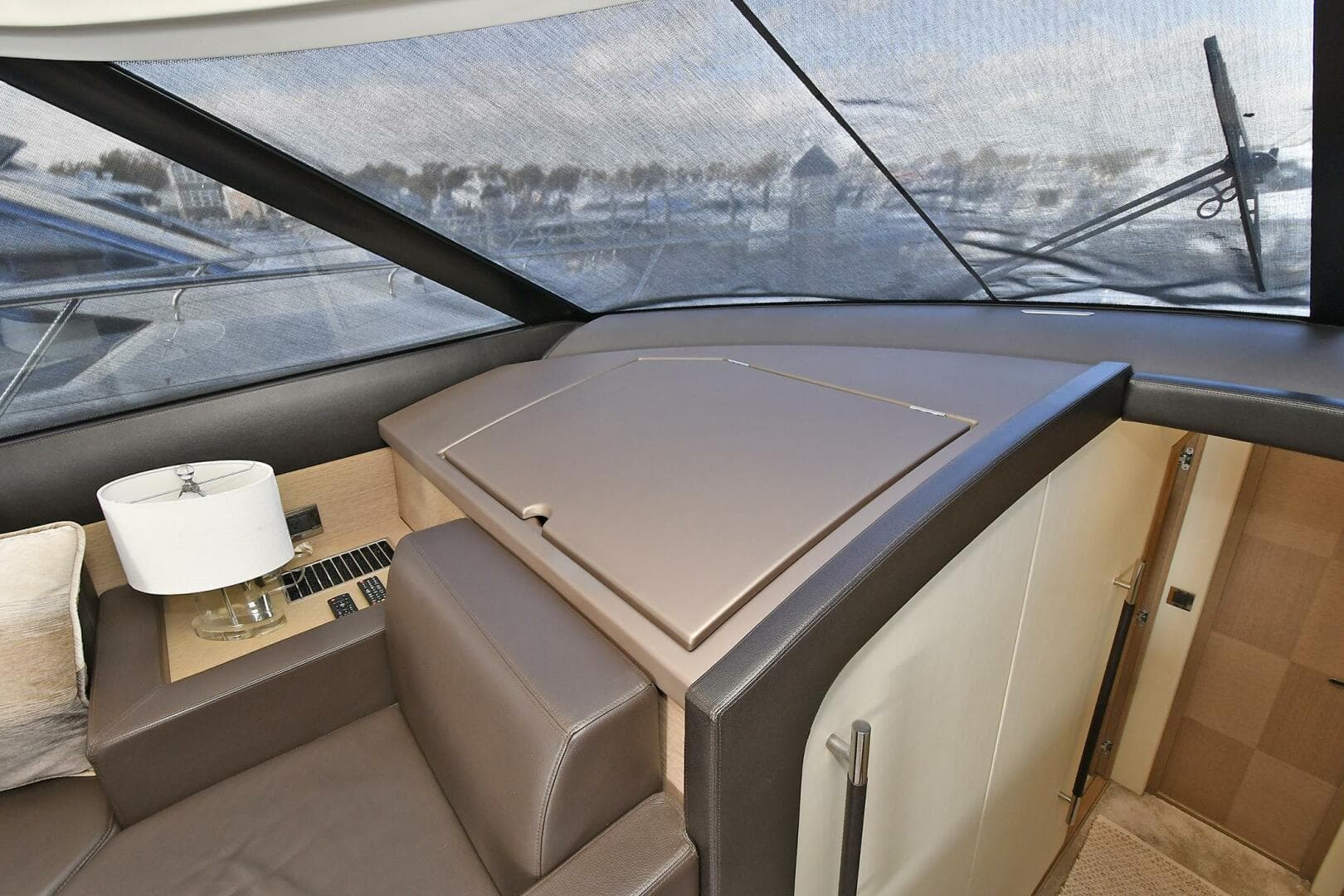2018 Prestige 560 Fly — photo 37