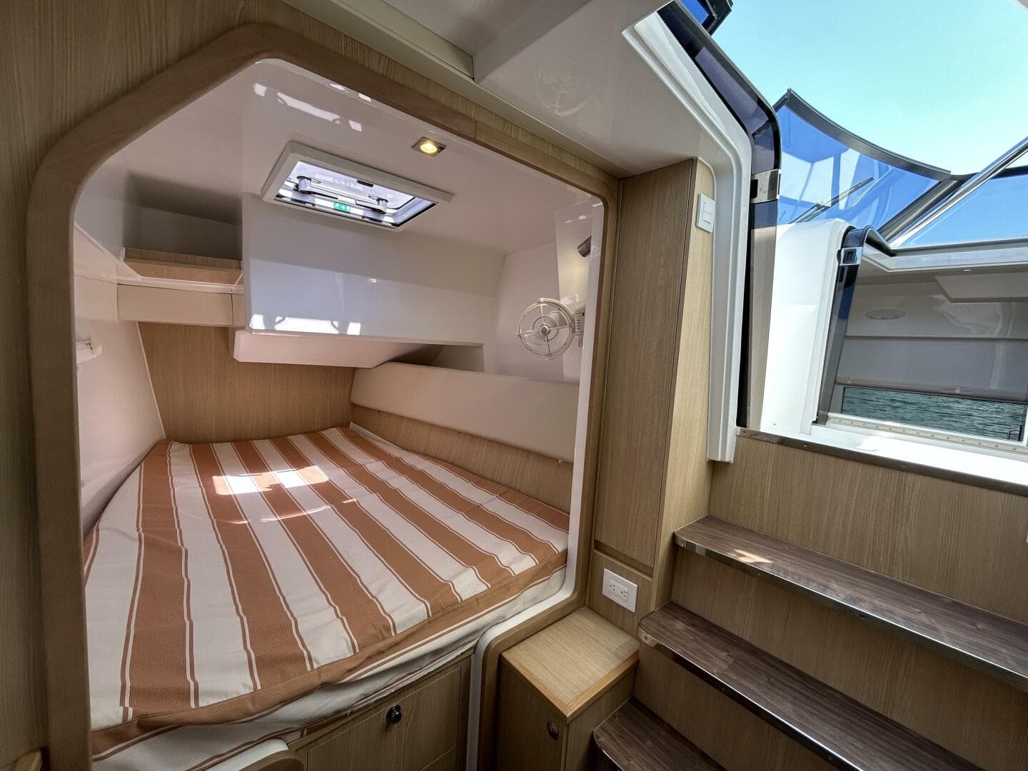 2020 Aquila 36 Sport — photo 13