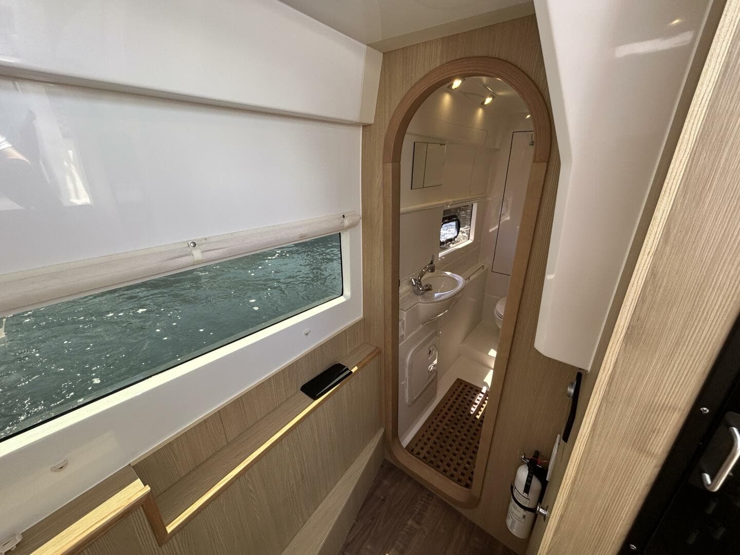 2020 Aquila 36 Sport — photo 19