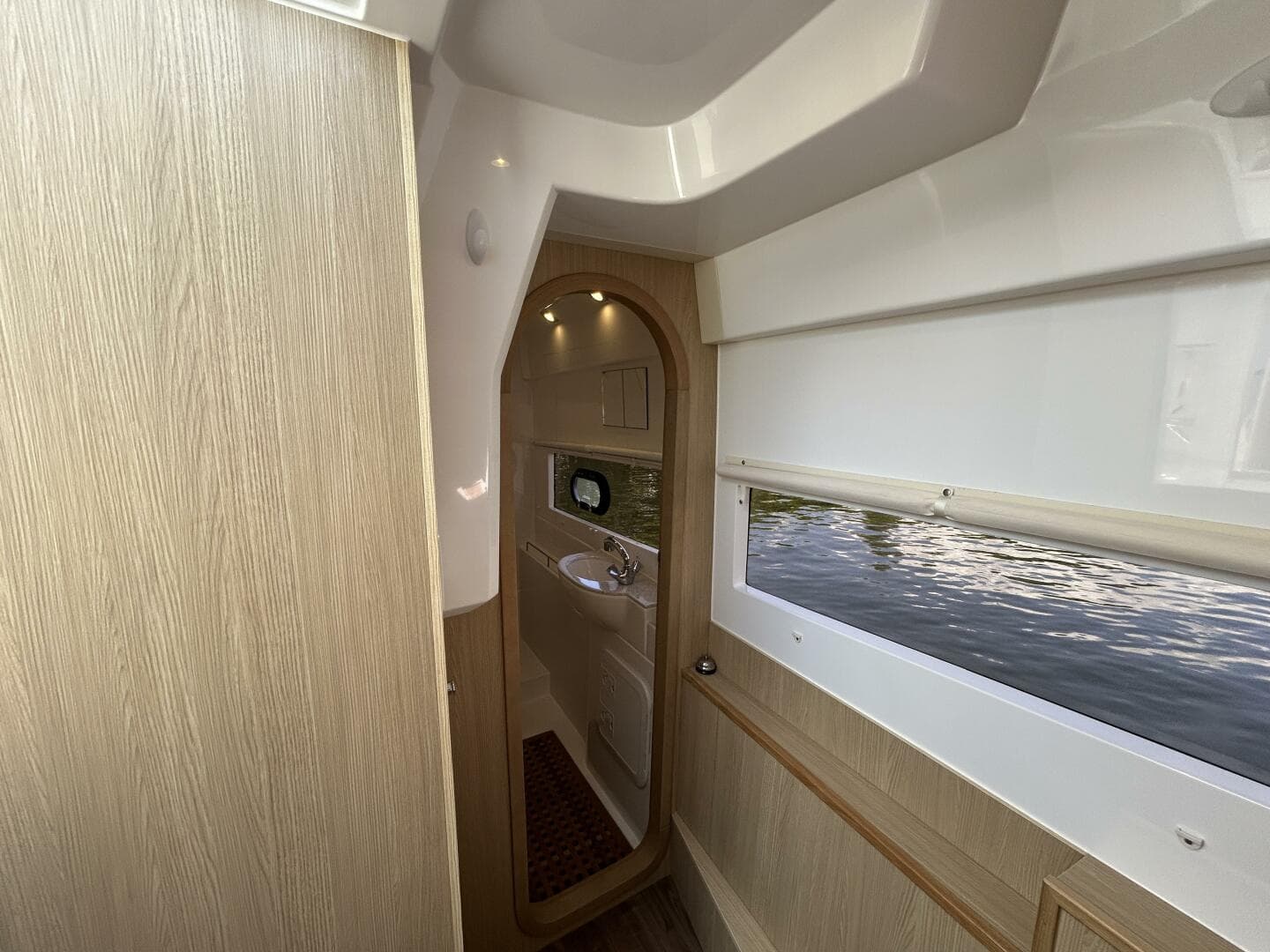 2020 Aquila 36 Sport — photo 14