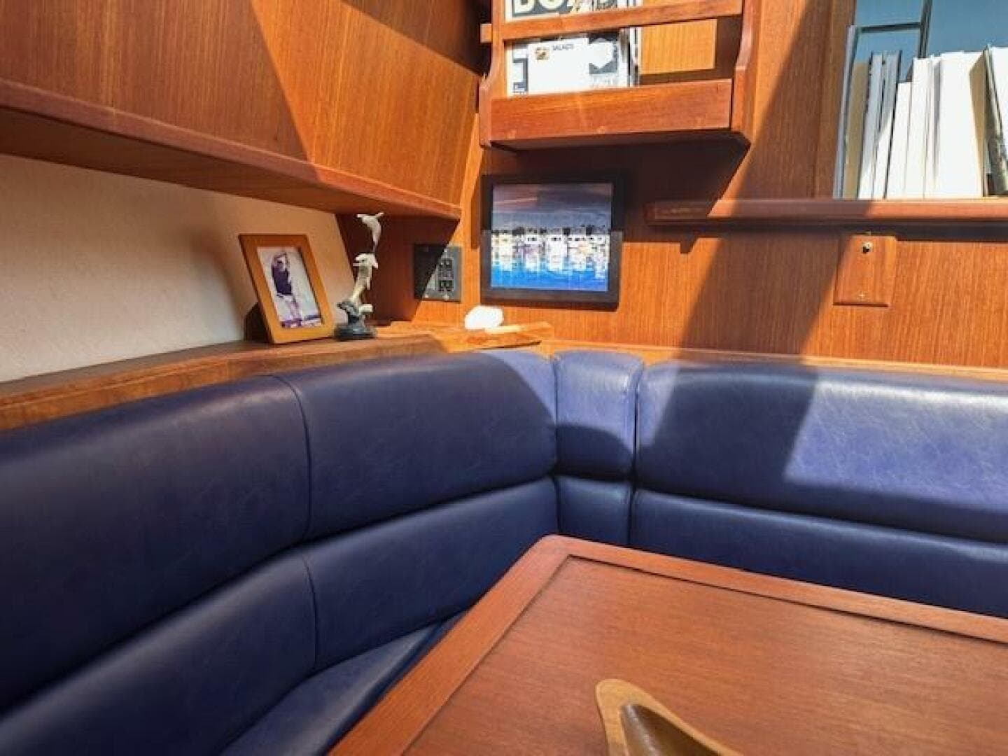 1988 Viking 45 Convertible — photo 17