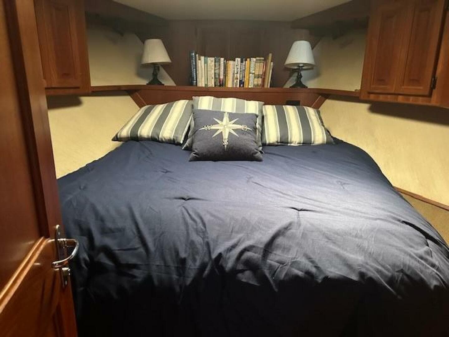 1988 Viking 45 Convertible — photo 19