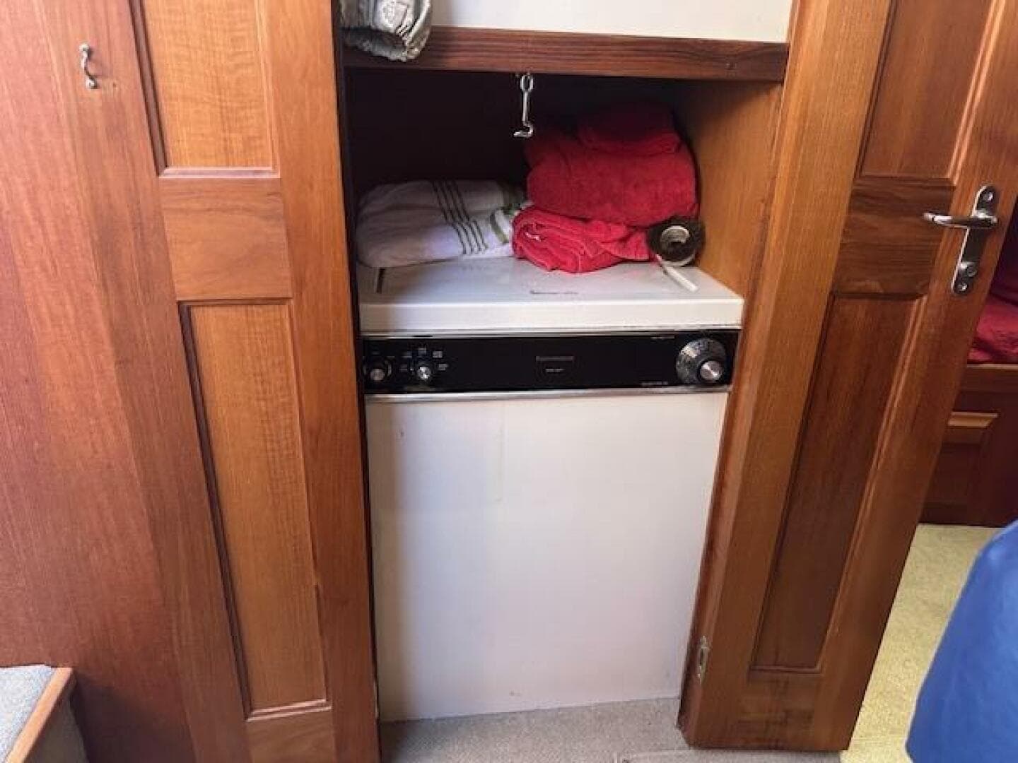 1988 Viking 45 Convertible — photo 16