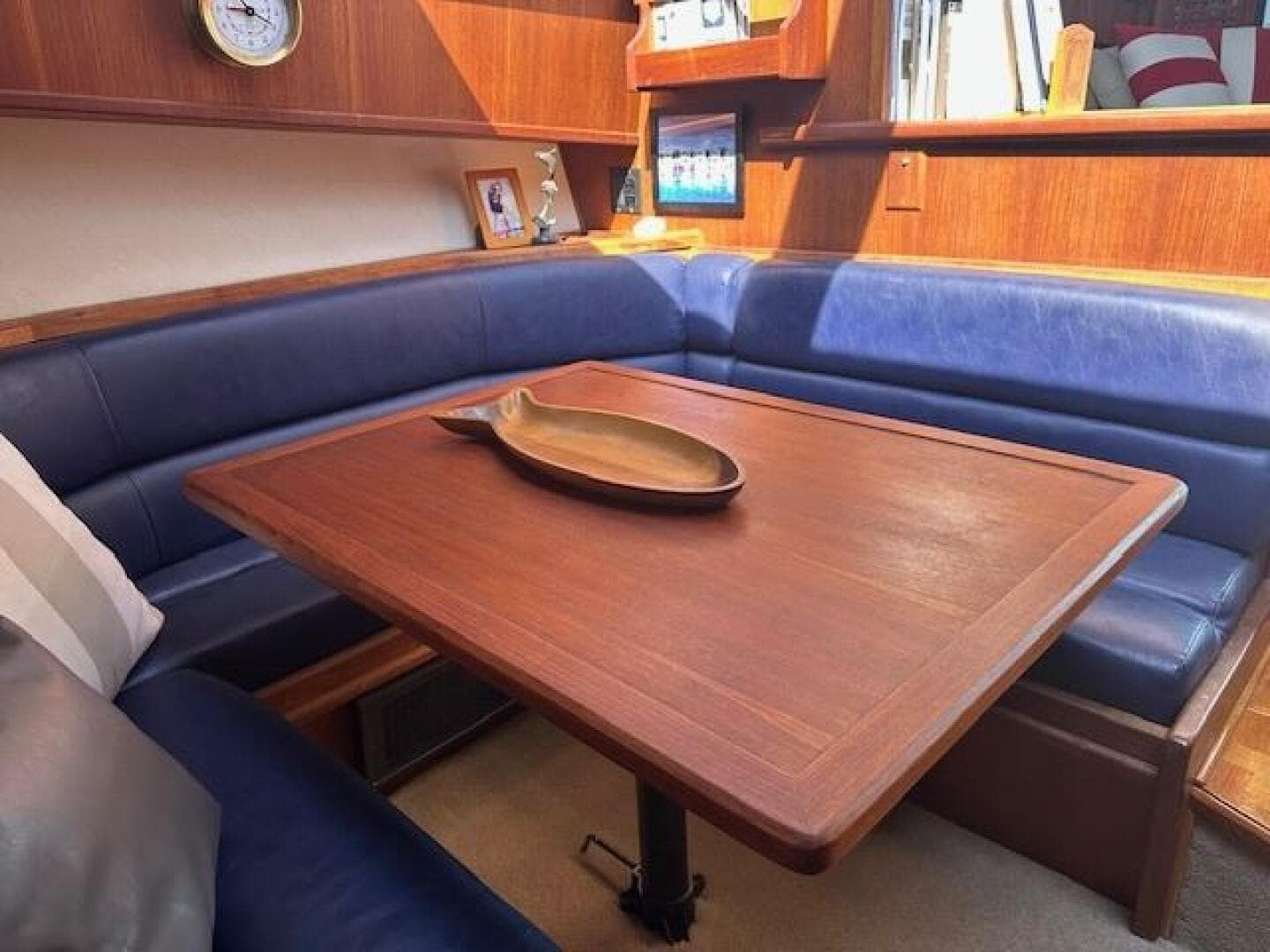 1988 Viking 45 Convertible — photo 13