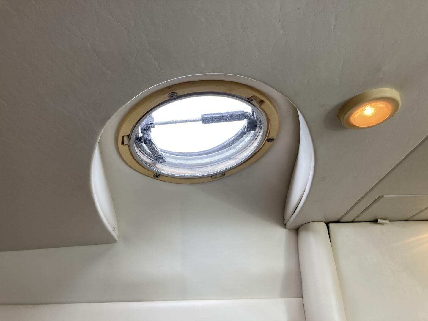 2000 Maxum 3500 SCR — photo 18