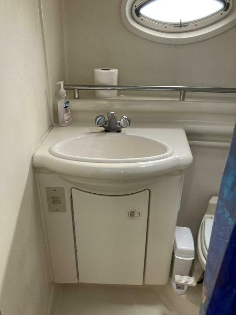 2000 Maxum 3500 SCR — photo 9