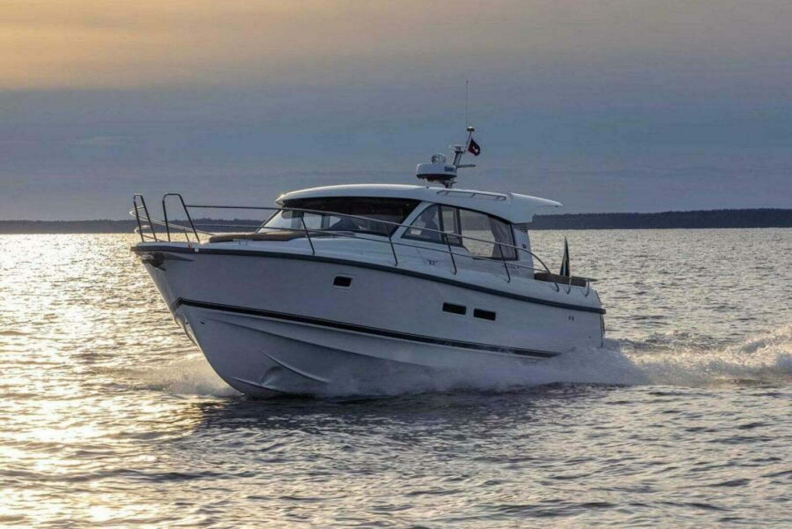 2025 Nimbus 365 Coupe — photo 2