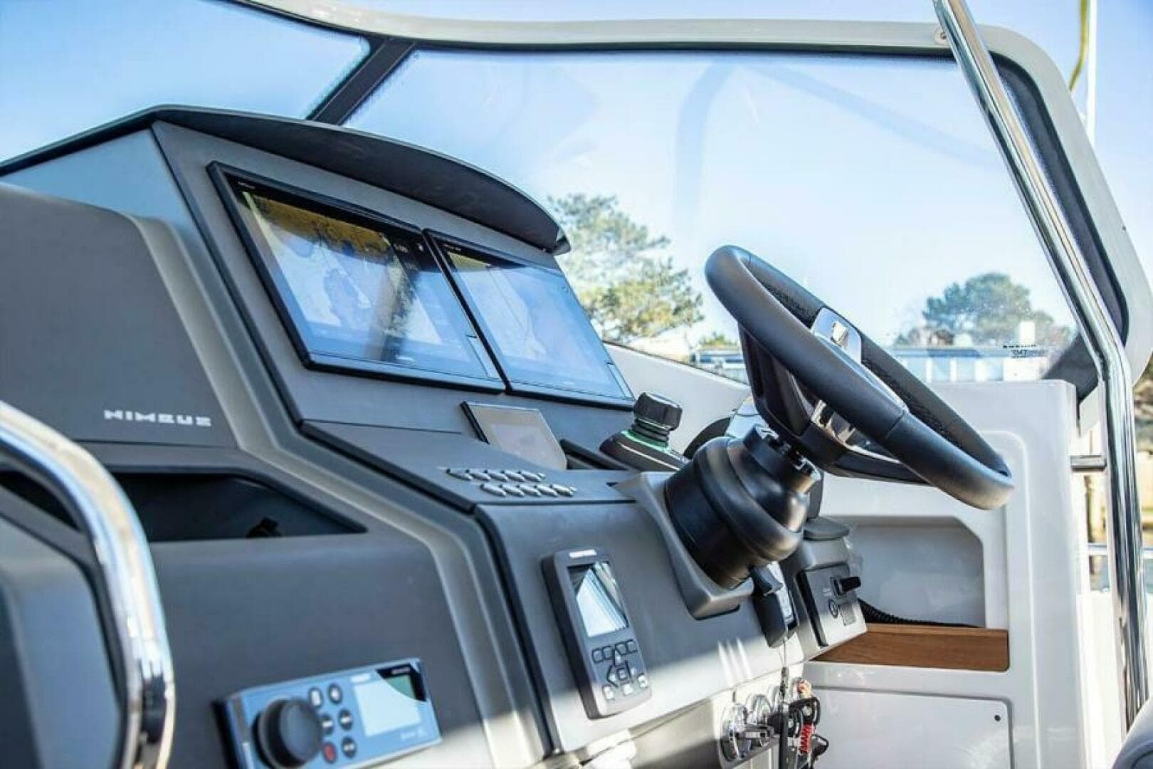 2025 Nimbus Tender 11 — photo 3