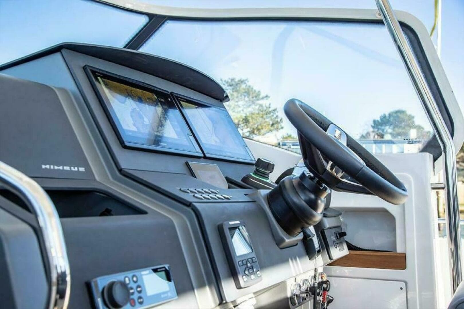 2025 Nimbus Tender 11 — photo 3