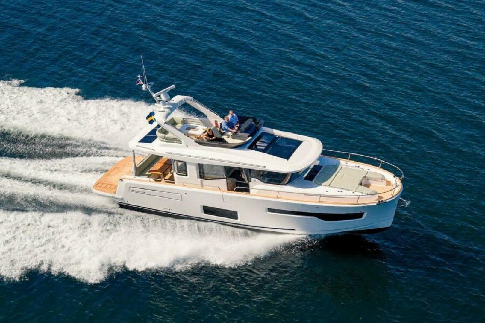 2025 Nimbus 495 Flybridge — photo 1