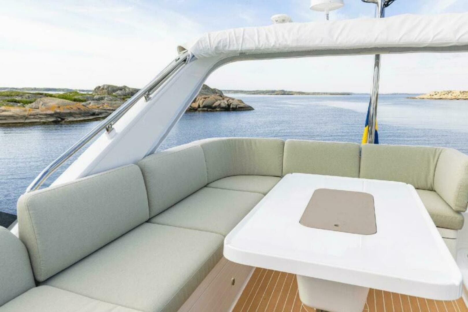 2025 Nimbus 495 Flybridge — photo 12