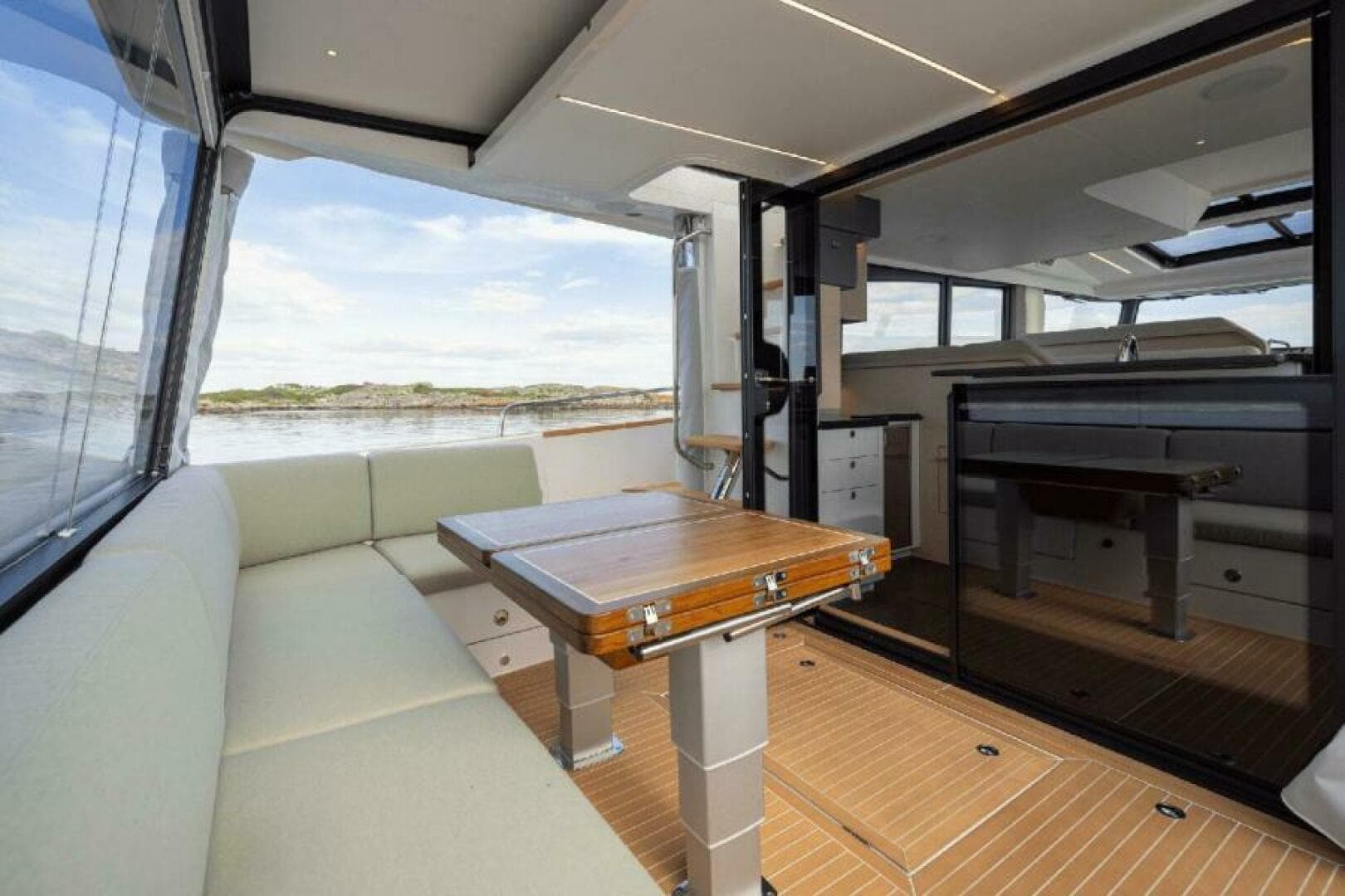 2025 Nimbus 495 Flybridge — photo 14