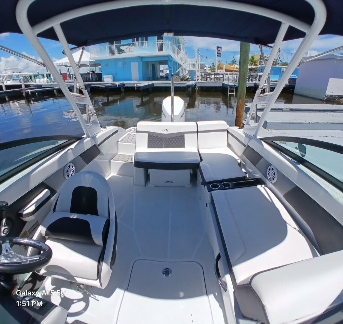 2023 Monterey 225 — photo 13