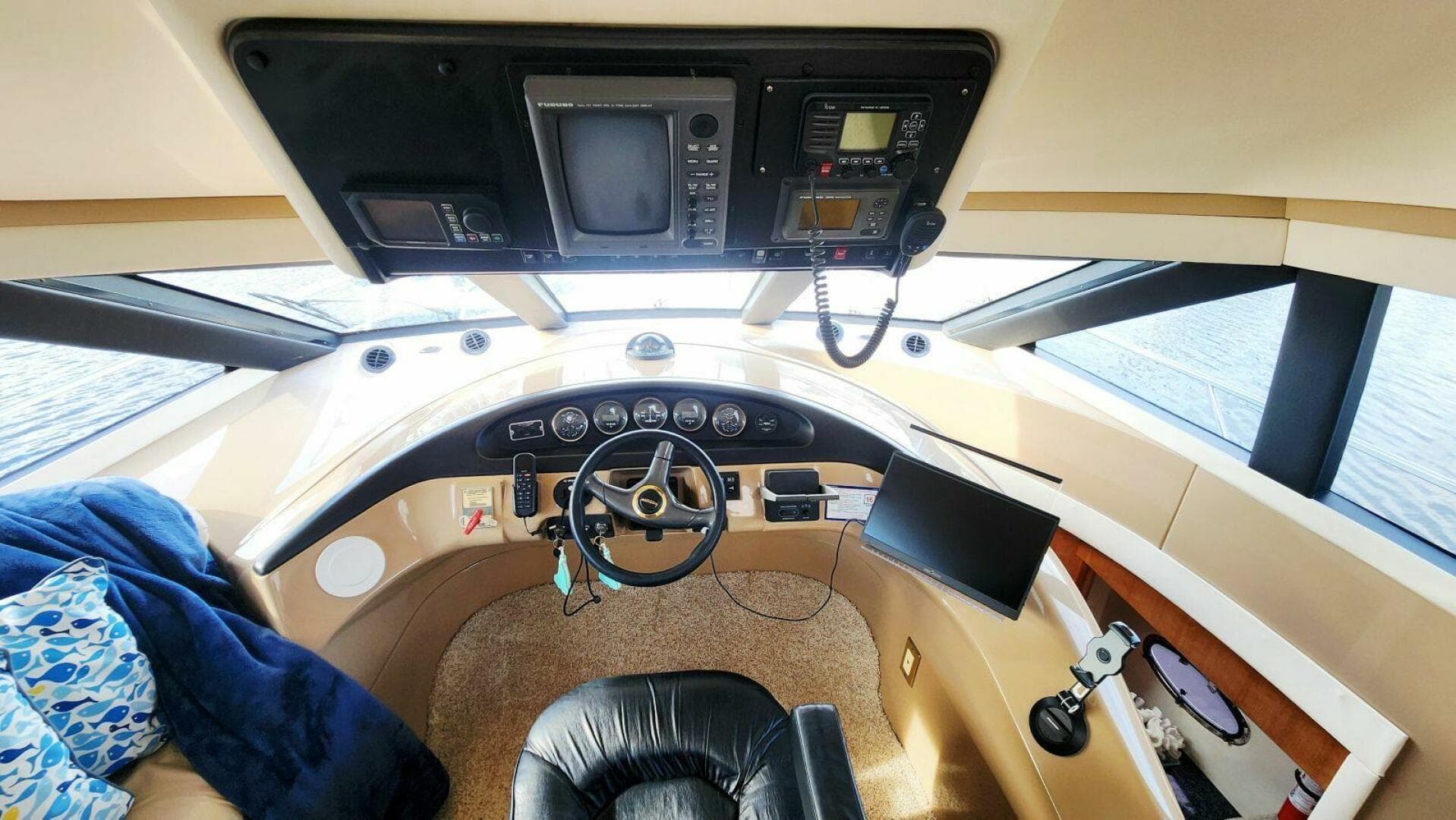 1999 Carver 530 Voyager Pilothouse — photo 32