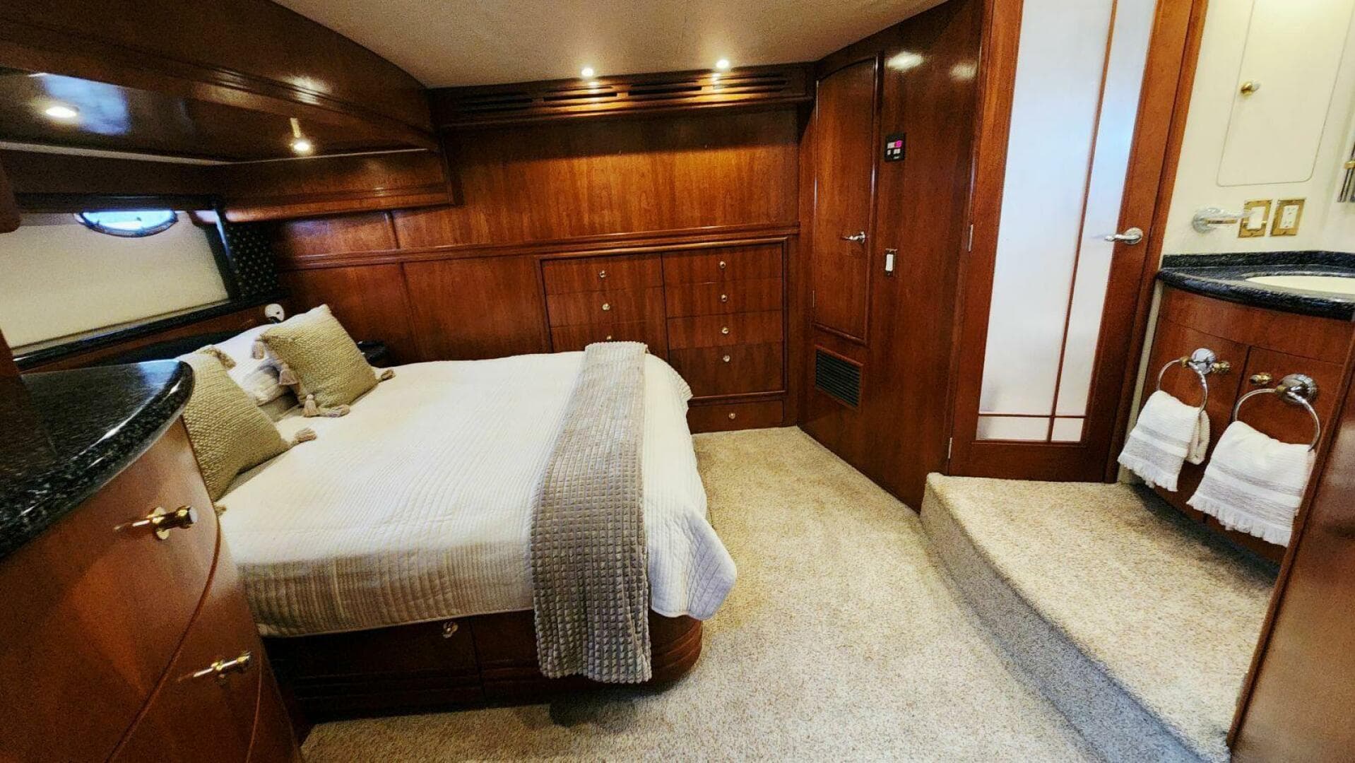 1999 Carver 530 Voyager Pilothouse — photo 42