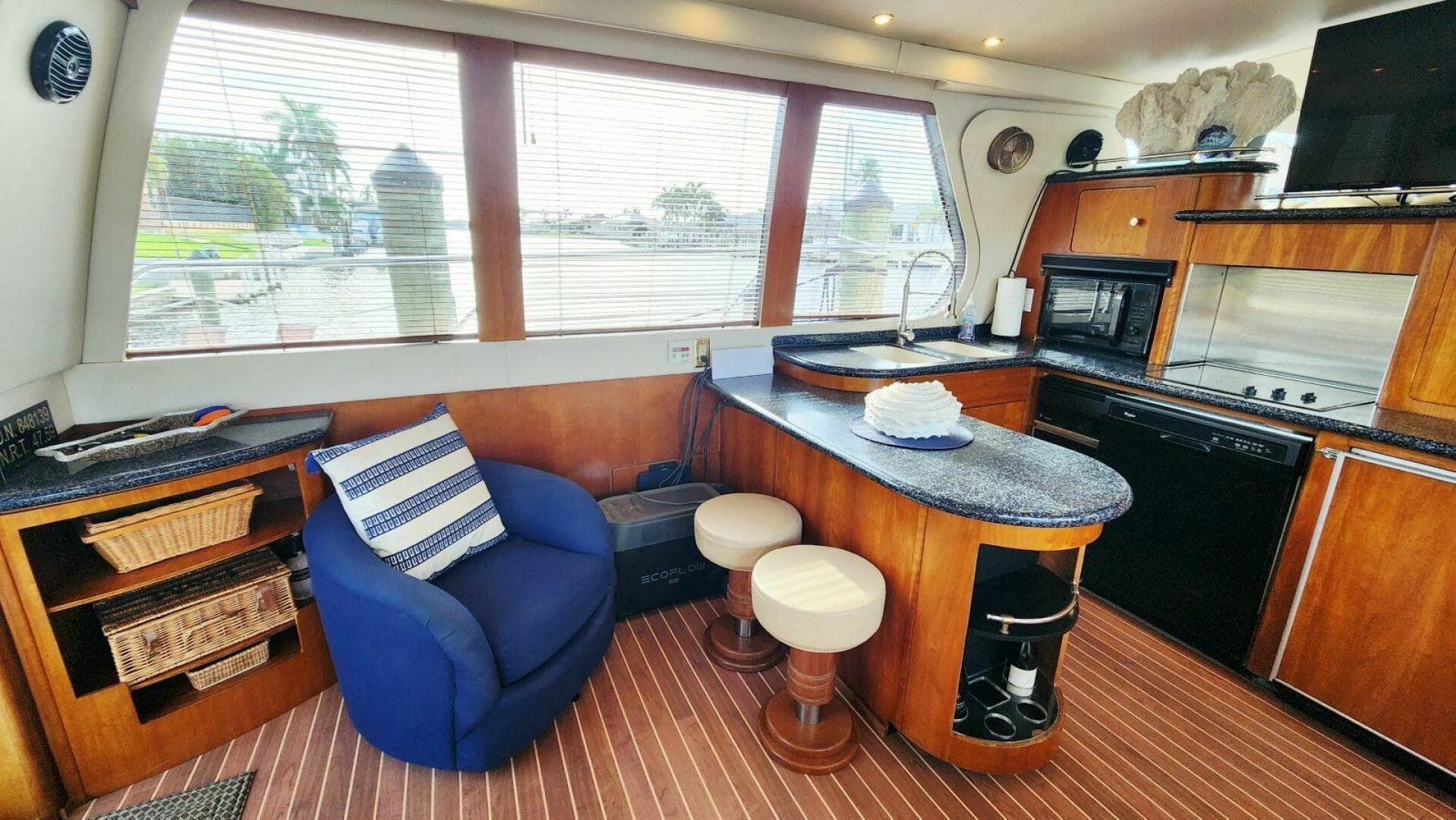 1999 Carver 530 Voyager Pilothouse — photo 15