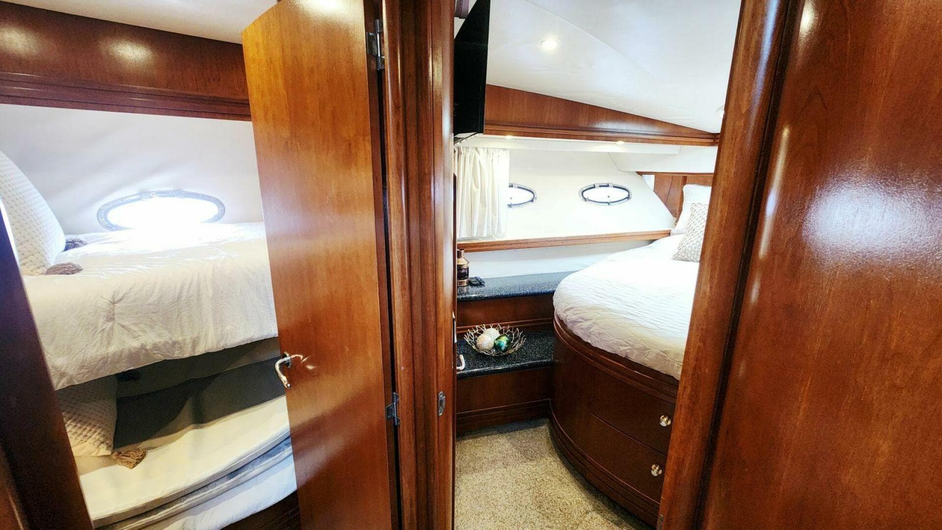 1999 Carver 530 Voyager Pilothouse — photo 59