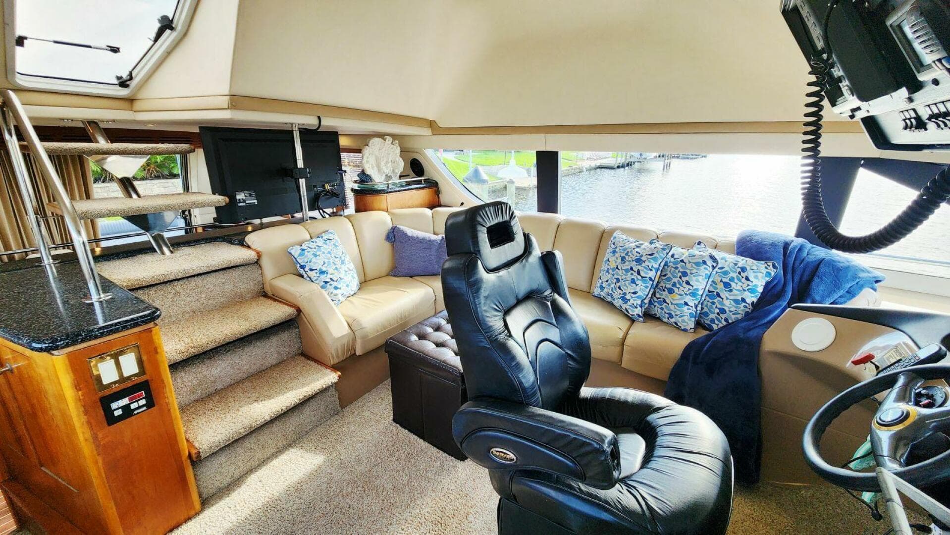 1999 Carver 530 Voyager Pilothouse — photo 29